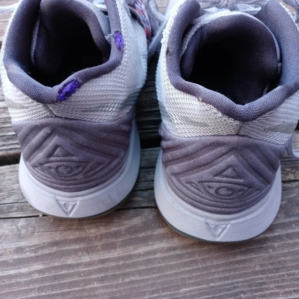 NIKE Kyrie 5 Graffiti Atmosphere Wo's Sz 8 Youth sz 6 .Grey AQ2456 001.. Sock pr